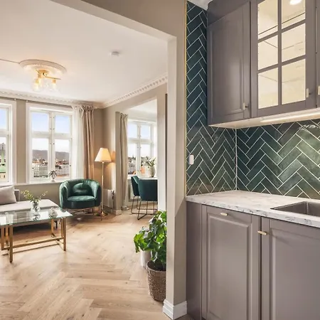 Floor With Terrace & Views Apartment *