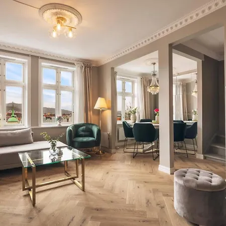 Floor With Terrace & Views Apartment *